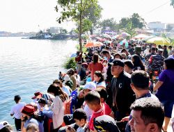 Antusias Masyarakat dalam Keseruan F1H2O di Danau Toba