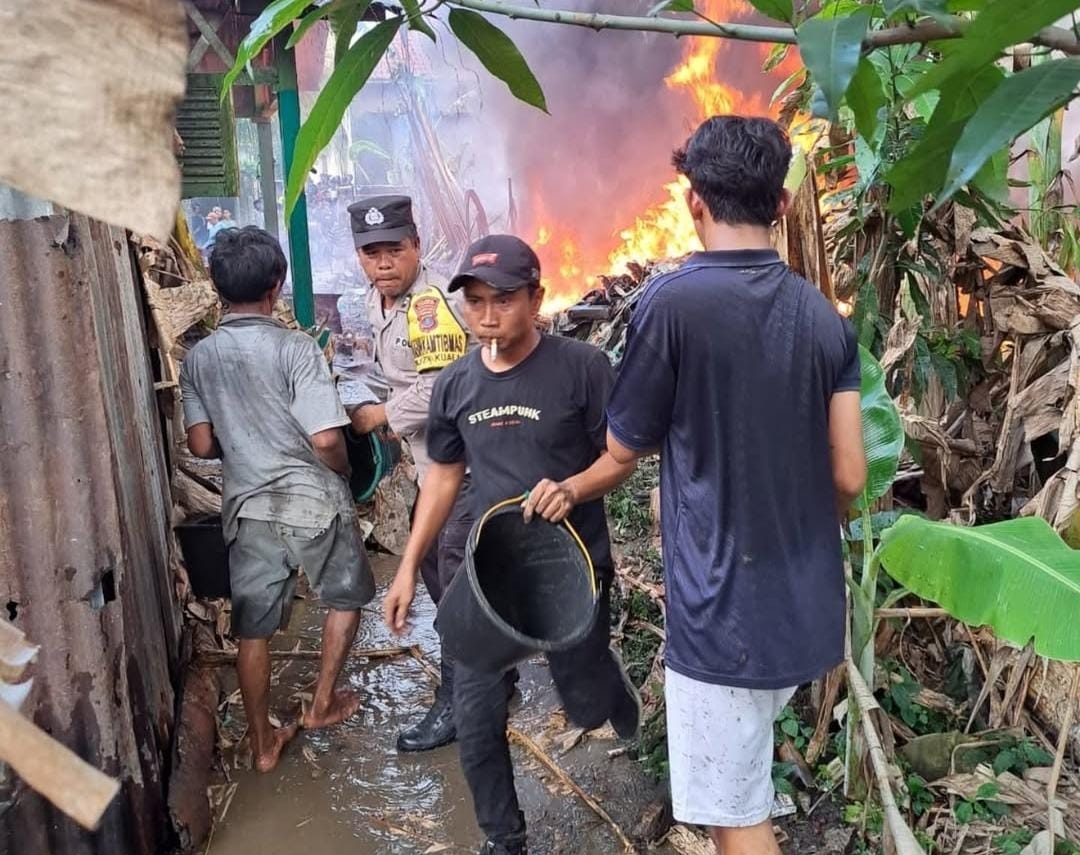 Gudang dan Dua Rumah Ludes Terbakar di Langkat, Diduga Akibat Sampah yang Dibakar