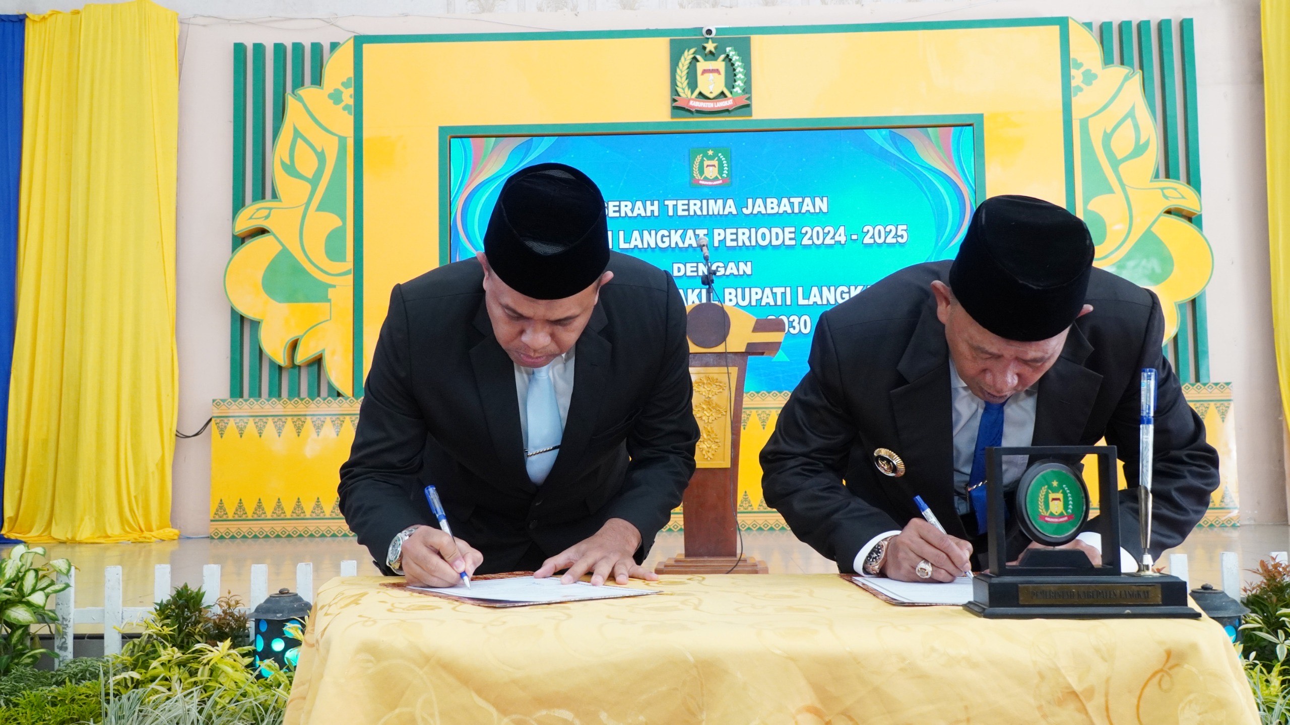 Hari Pertama Bertugas, Bupati Langkat Syah Afandin Langsung Jalankan Program UHC