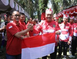 500 Bendera Merah Putih Hiasi Air Terjun Simonang-Monang Sambut HUT ke-80 RI