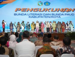 Kahiyang Ayu Kukuhkan Yusnila Indriati Taufik sebagai Bunda Literasi dan Bunda PAUD Kabupaten Asahan