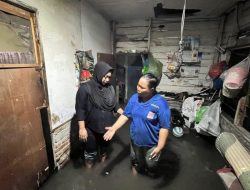 Lailatul Badri Tinjau Rumah Warga Tergenang Banjir di Gg Tahir, Kritisi Pembangunan Tanpa Drainase