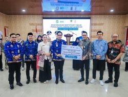 Wali Kota Medan Serahkan 500 Sertifikat Halal kepada Pelaku UMKM