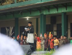 Haru Warnai Upacara Hari Guru 2025 di SMPN 1 Medan, Wali Kota Rico Bayu Waas Kenang Masa Sekolah di Tengah Hujan