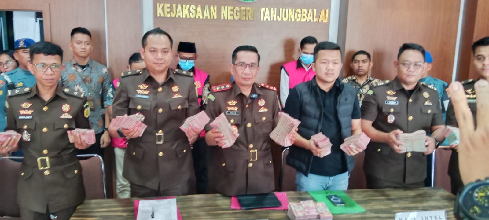 Diduga Korupsi Dana Hibah Rp 16,5 M Ketua KPU Tanjungbalai Ditahan