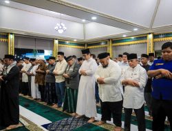 Wali Kota Medan Rico Waas Salat Tarawih Bersama Warga Medan Selayang di Pendopo Rumah Dinas
