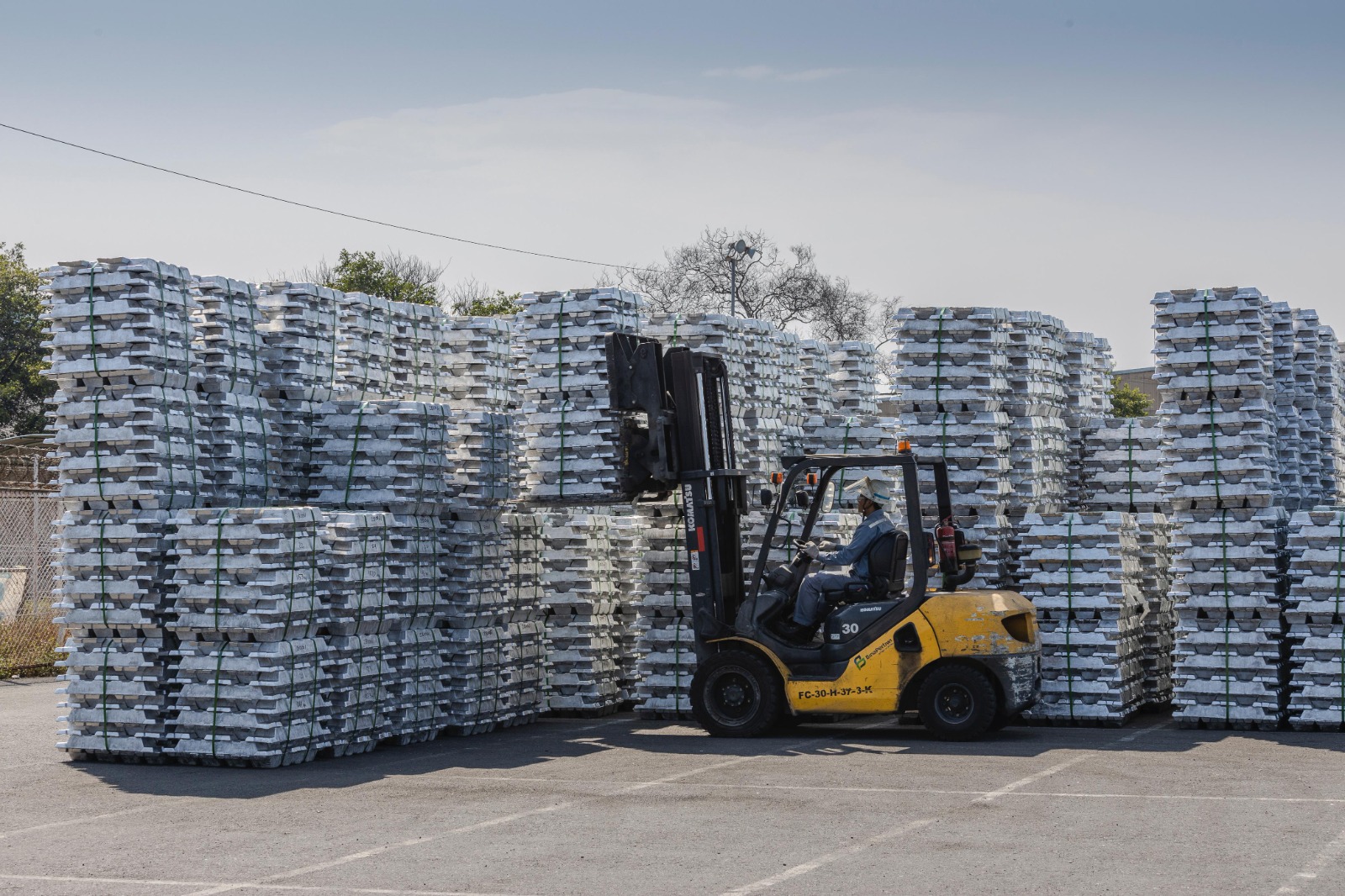 Inalum Groundbreaking Fasilitas Pengolahan Bauksit–Alumina–Aluminium, Investasi Capai Rp104,55 Triliun