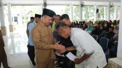 BAZNAS Salurkan ZIS kepada Petugas Kebersihan di Asahan, Wakil Bupati: Kalian Pahlawan Kebersihan