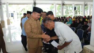 BAZNAS Salurkan ZIS kepada Petugas Kebersihan di Asahan, Wakil Bupati: Kalian Pahlawan Kebersihan