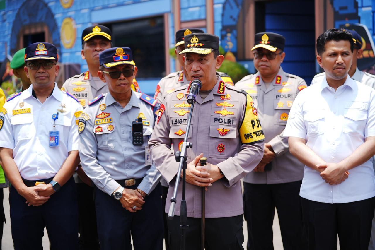 Kapolri Tinjau Terminal Purabaya, Pastikan Pengamanan dan Pelayanan Mudik Lebaran 2026