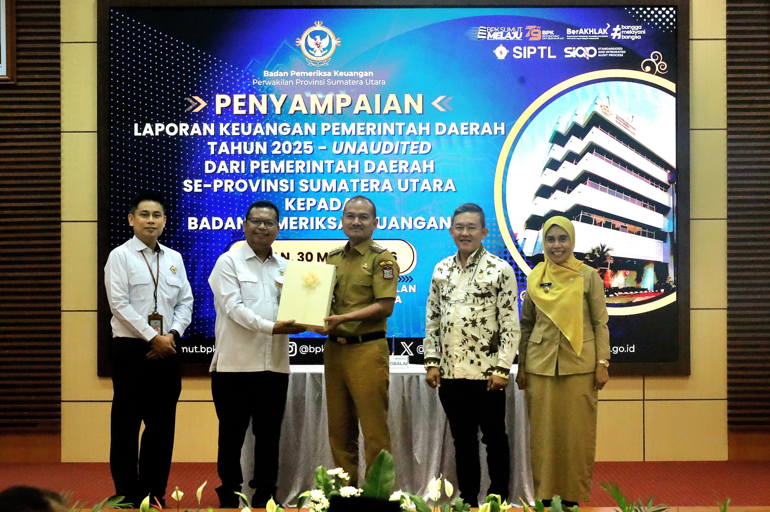 Wali Kota Tanjungbalai Serahkan LKPD TA 2025 ke BPK RI