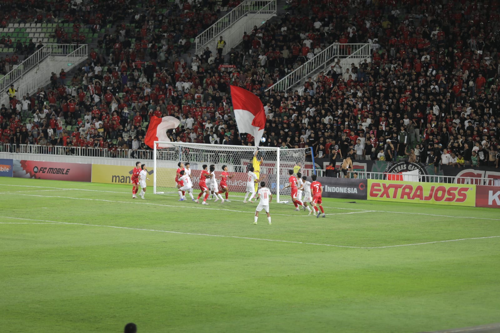 Bobby Nasution Gelar Nobar Timnas Indonesia U-19 vs Myanmar, Ribuan Warga Padati Stadion Utama Sumut