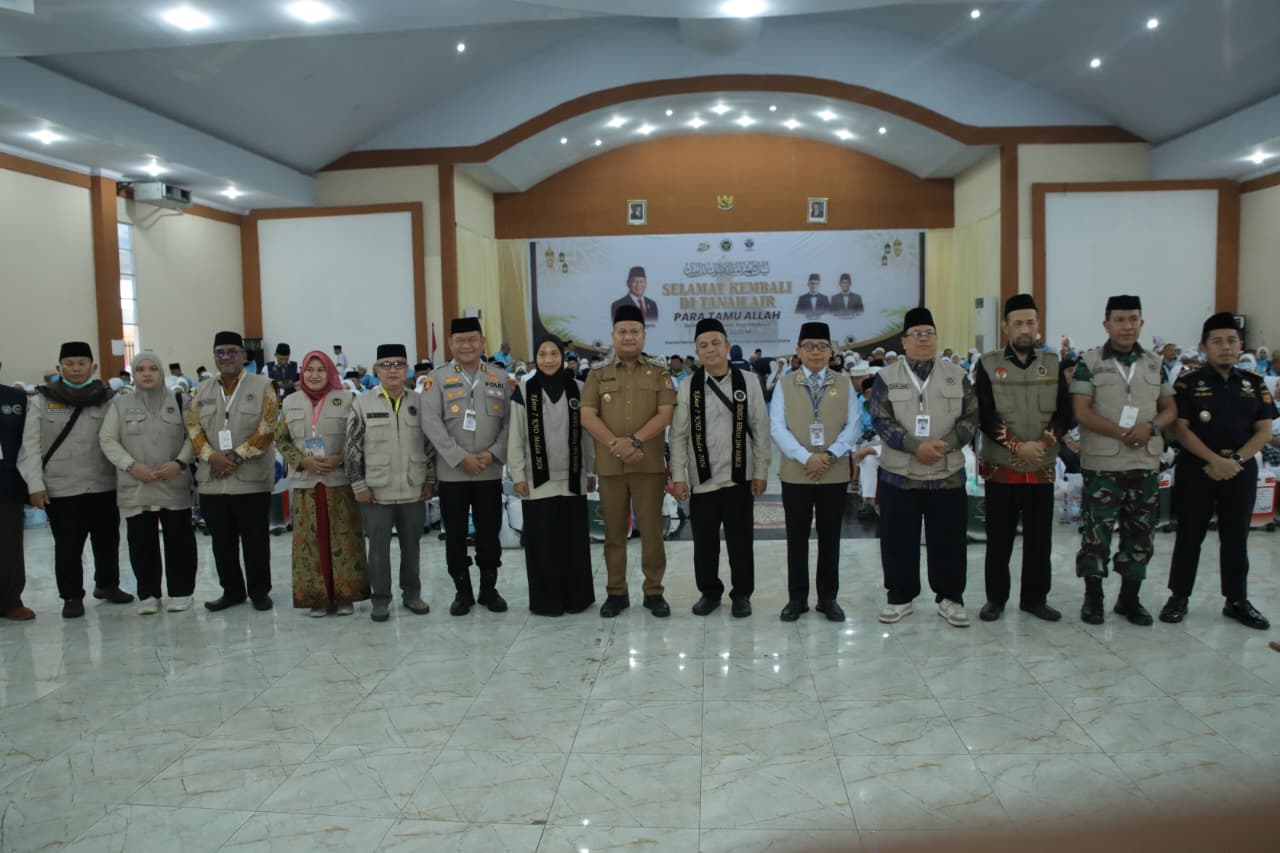 Wakil Bupati Asahan Sambut Kepulangan 234 Jamaah Haji Kloter 7 di Asrama Haji Medan