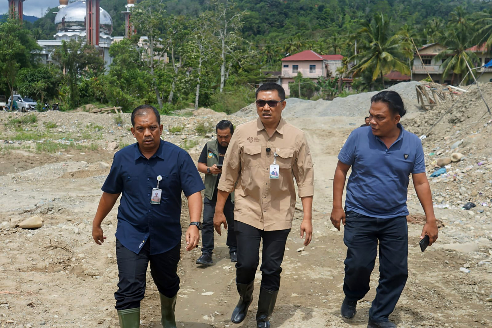 Atas Arahan Bobby Nasution, Tim Terpadu Tertibkan Tambang Emas Ilegal di Madina, Alat Berat Diamankan