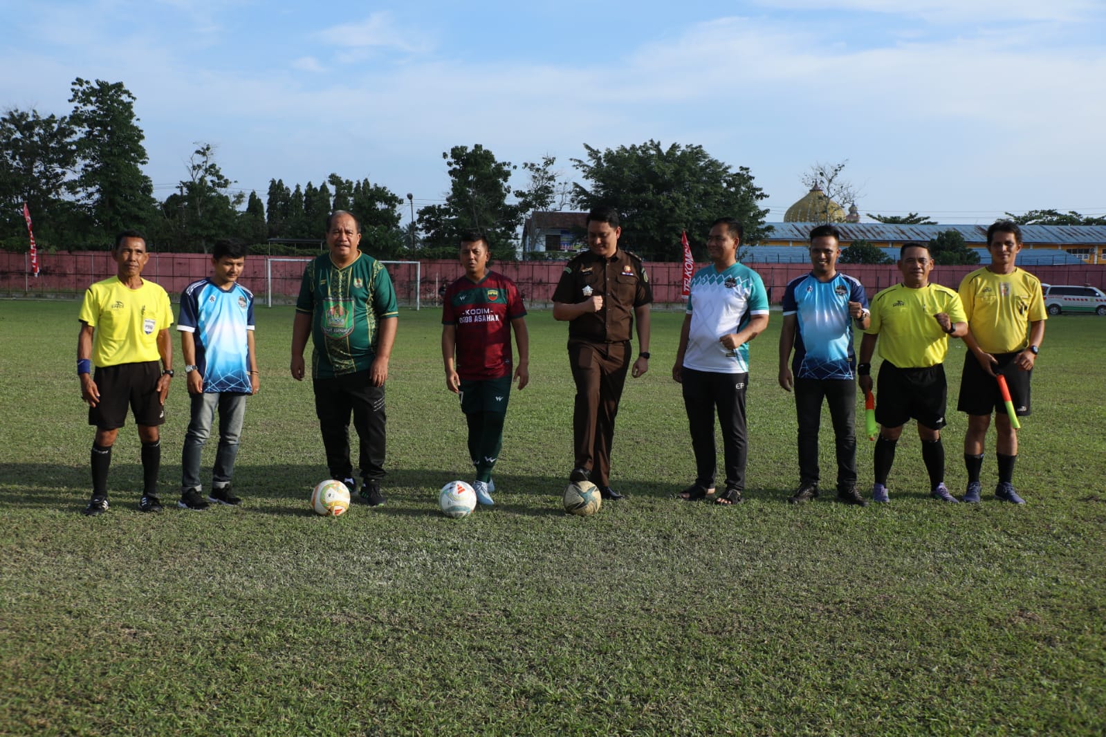 Bupati Asahan Buka Turnamen Sepak Bola Kemerdekaan ke-81 Perebutkan Piala Dandim 0208/Asahan