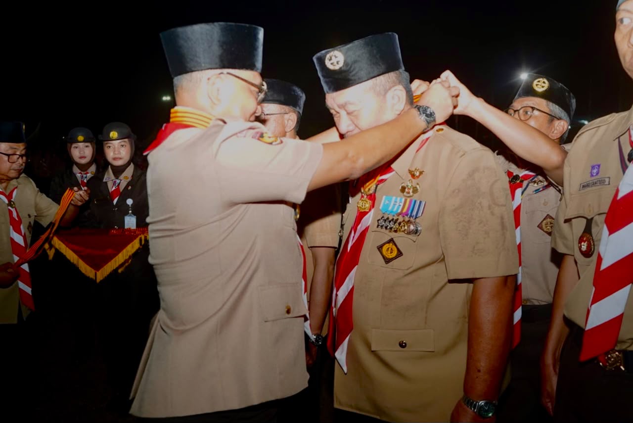Bupati Asahan Terima Lencana Melati dari Kwarnas Pramuka