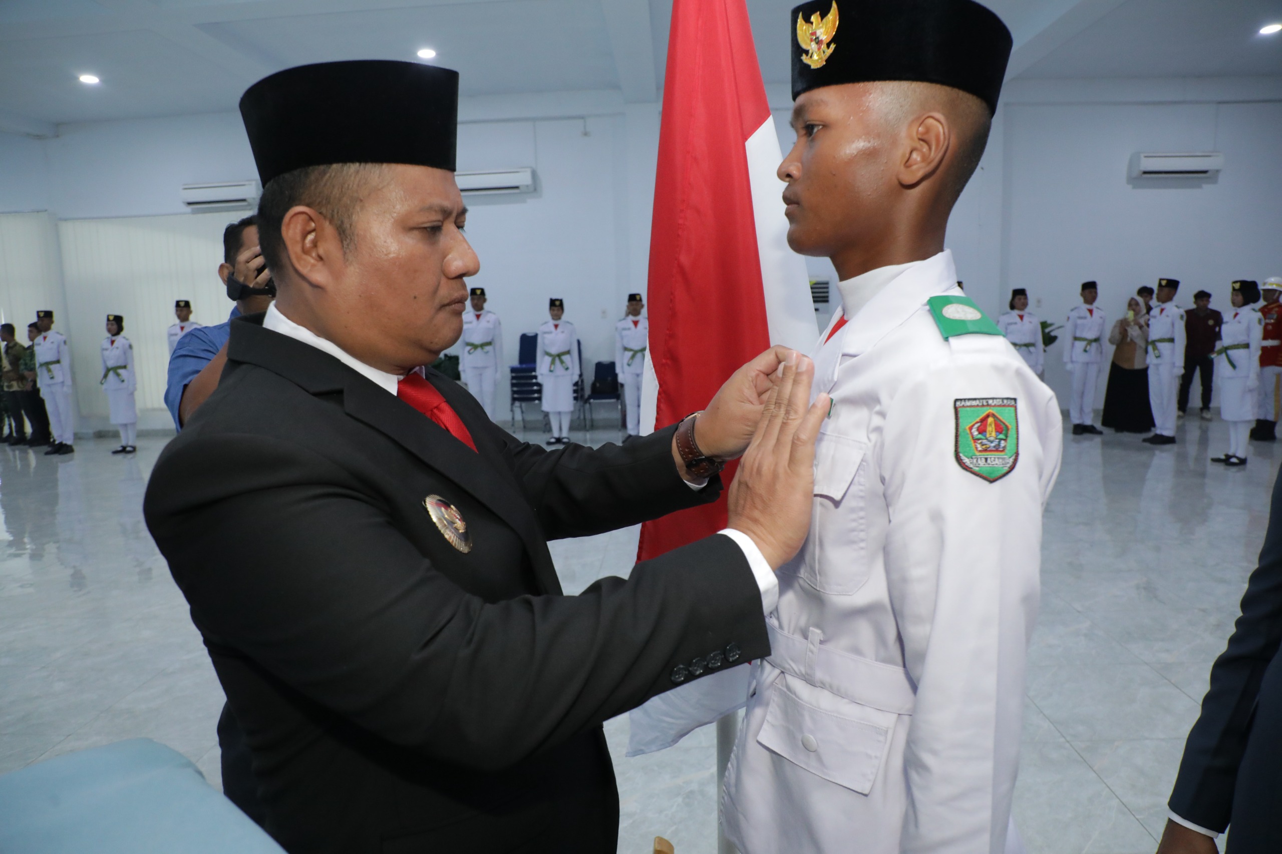 Wakil Bupati Asahan Kukuhkan Paskibraka 2026, Pesan Jadi Teladan bagi Pelajar