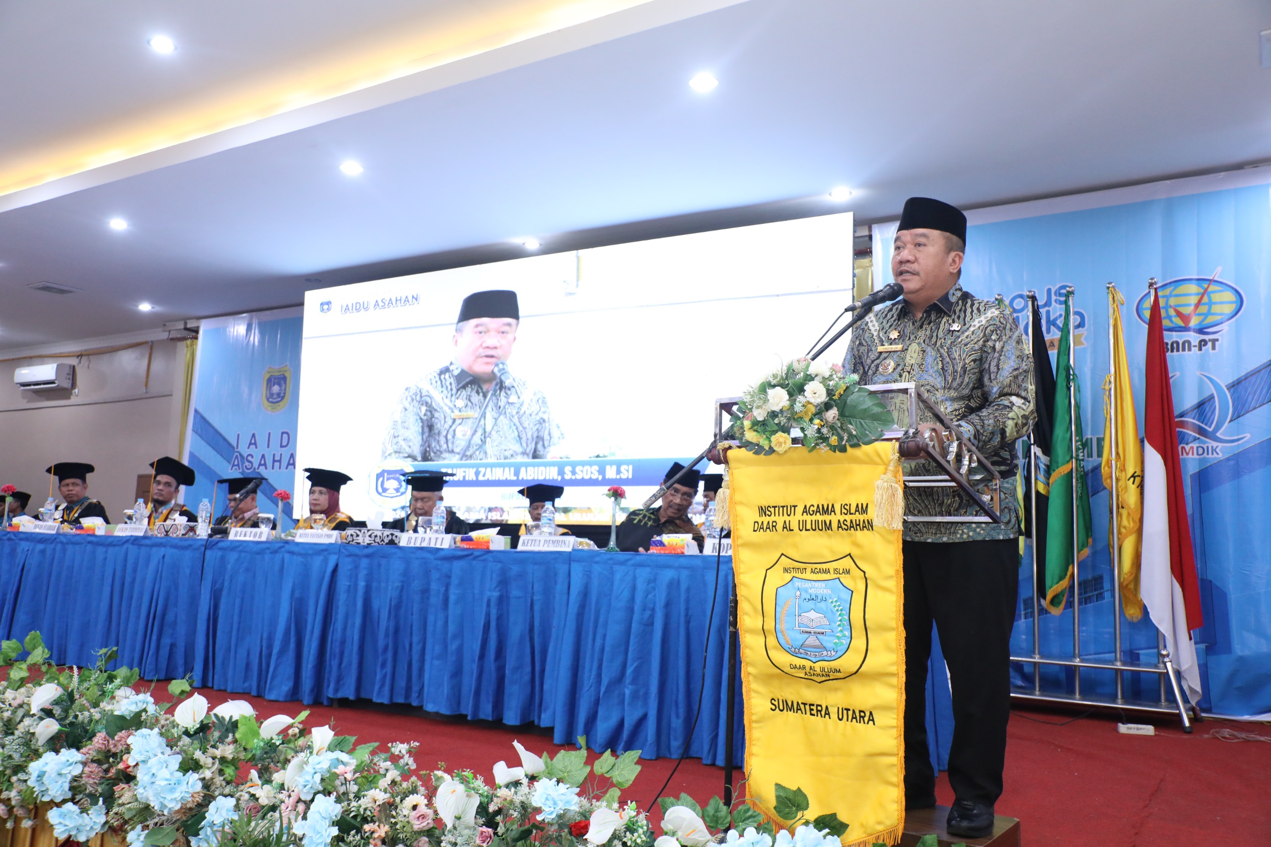 Bupati Asahan Hadiri Wisuda Sarjana IAIDU Asahan Angkatan XXXVI
