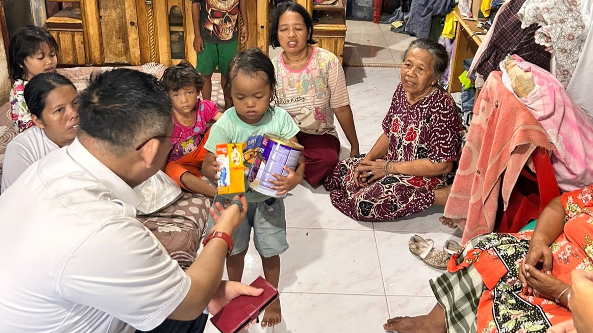 Ketua DPRD Medan Bantu Susu dan Vitamin Gratis untuk Anak Penderita Stunting