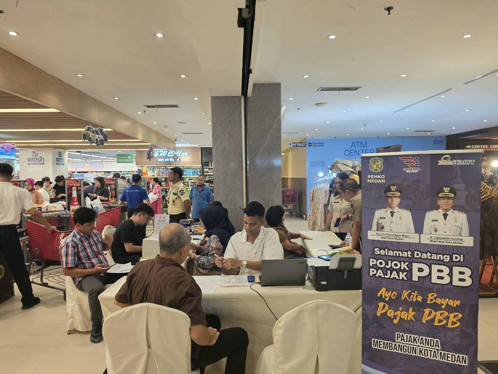 Pojok PBB Hadir di Brastagi Supermarket, Bayar Pajak Sambil Belanja