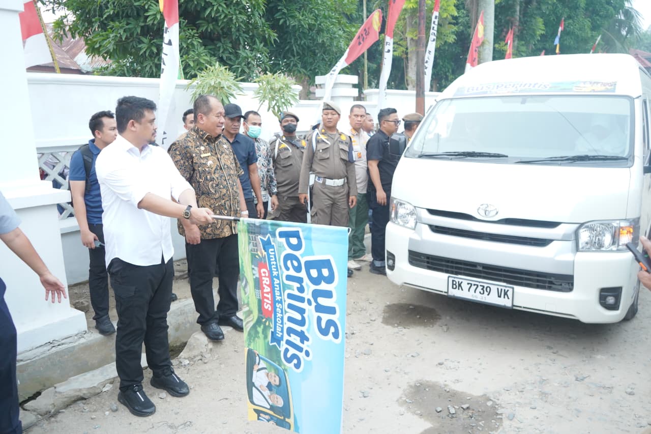 Bupati Asahan Ikuti Peluncuran Bus Perintis untuk Pelajar